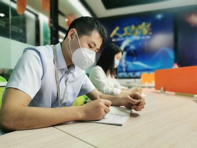 1588840120733436.jpg 劉曉玲.jpg