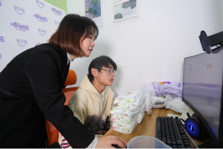 1639131488786145.jpg a3aaa82ec7c0531fcab5c5d027dbc67.jpg