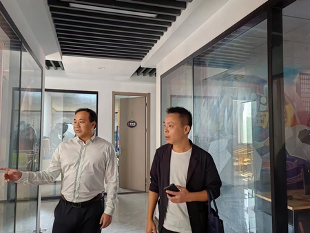 1698801582240320.jpg 0abff08e76111d7e1fb082f3c0e3642.jpg