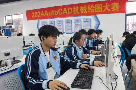 1735542646395476.jpg ES7A8518.jpg