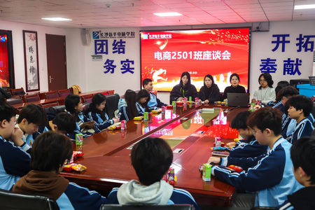 1740128943891829.jpg 956badf8ad27790f6415bf2e2a8c12a.jpg