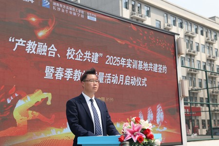 1743126757377379.jpg ES7A7871(1).jpg