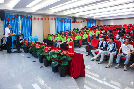 1749435291416694.jpg ES7A4975.jpg